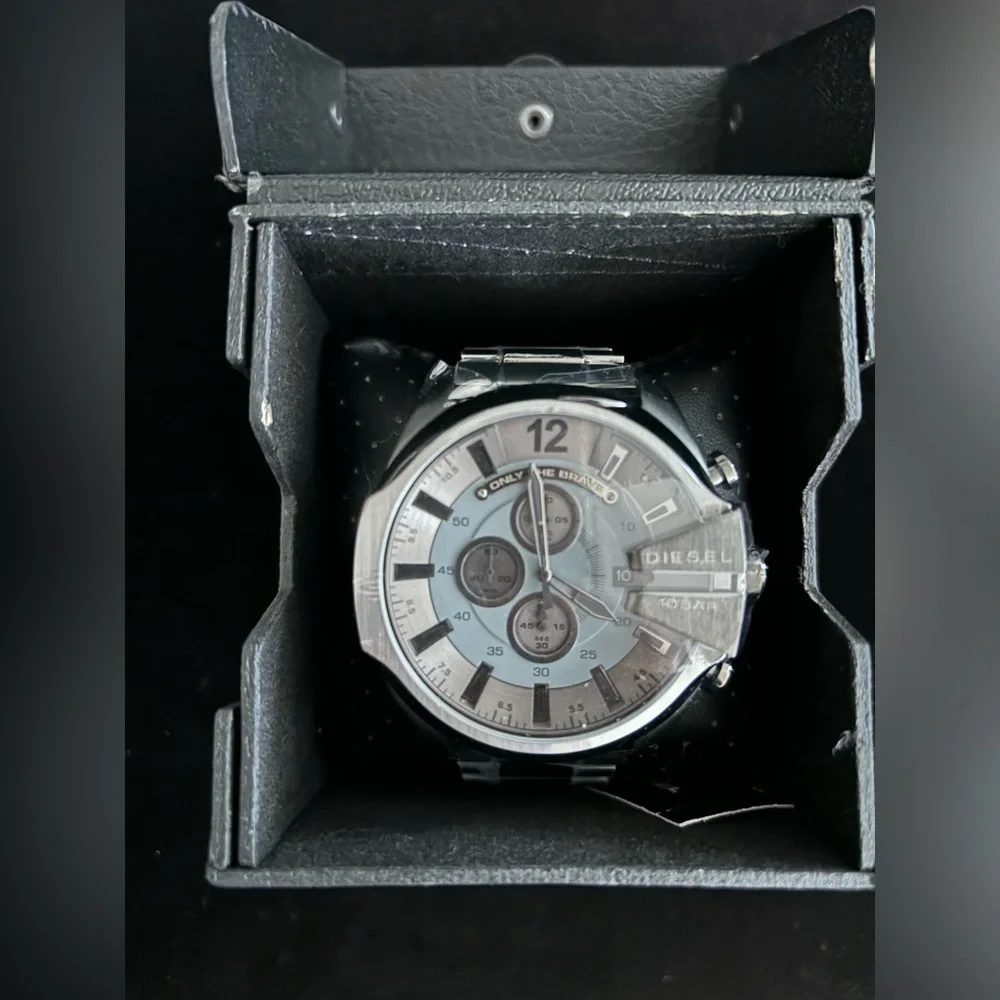 Diesel Mega Chief Chronograph Gunmetal Grey Dial Mens Watch DZ4282‎